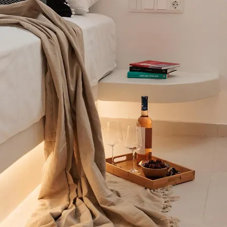 Апартаменты Due Venti Downtown Suites Naxos Junior *
