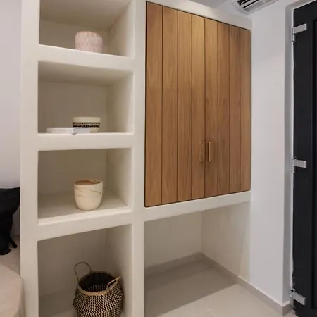 Апартаменты Due Venti Downtown Suites Naxos Junior *